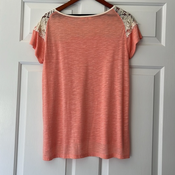 Cute Coral Flowy Tee with Lace - Picture 7 of 8